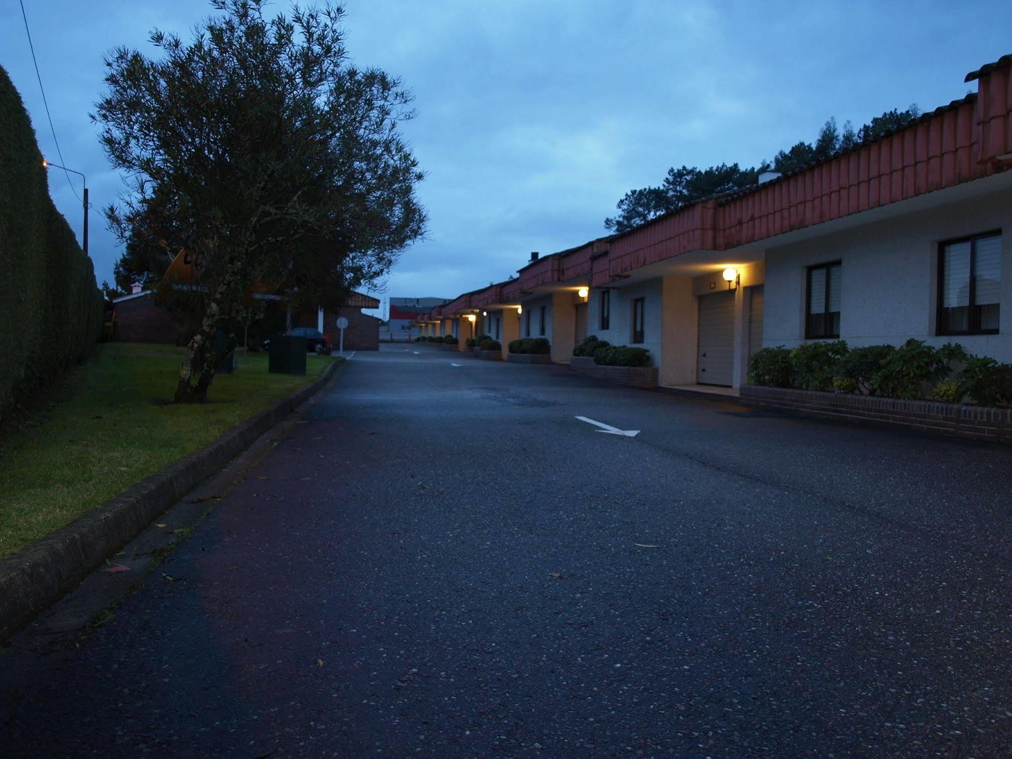 Motel Aeropuerto Vigo Esterno foto