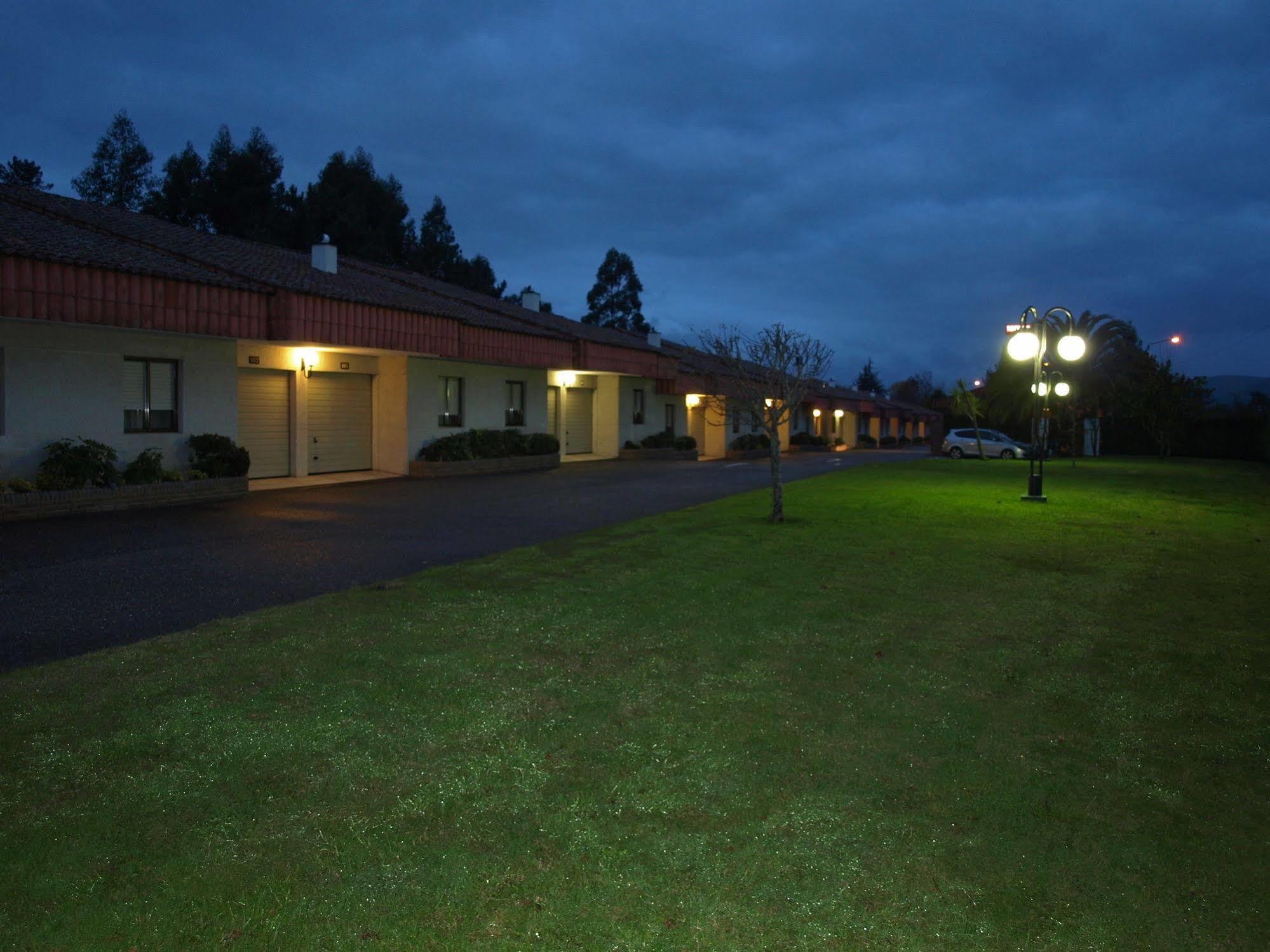 Motel Aeropuerto Vigo Esterno foto