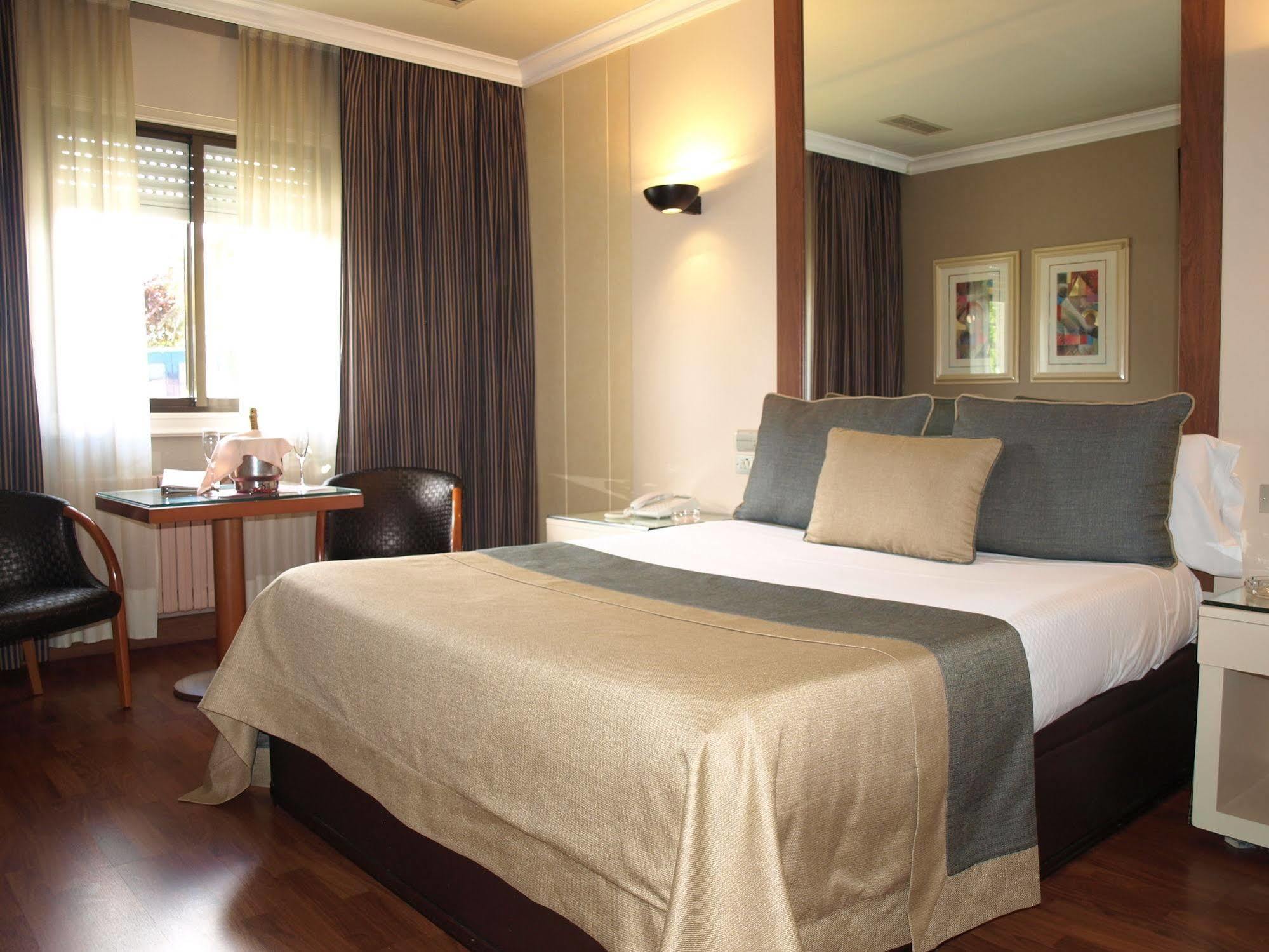 Motel Aeropuerto Vigo Esterno foto