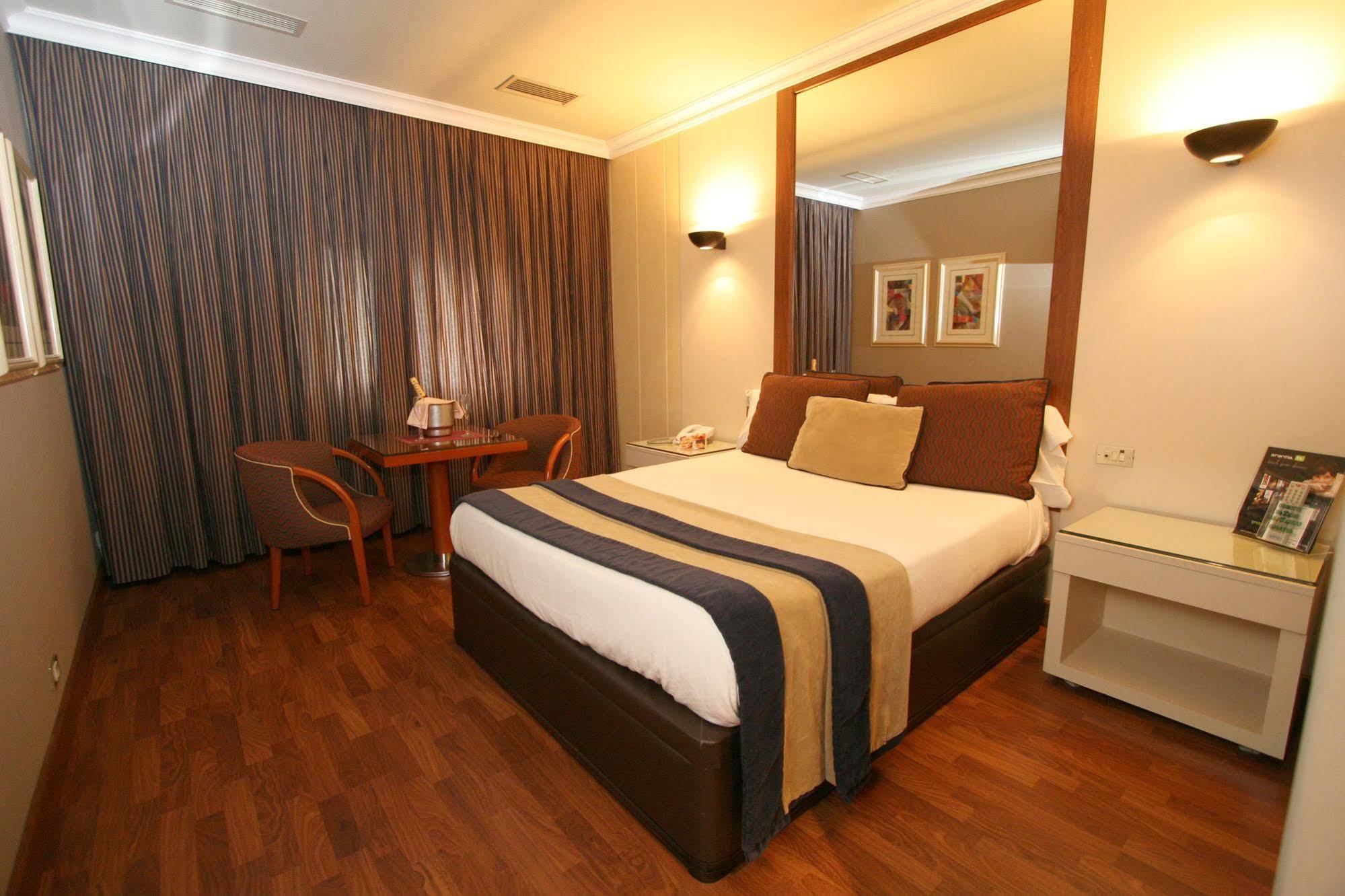 Motel Aeropuerto Vigo Esterno foto